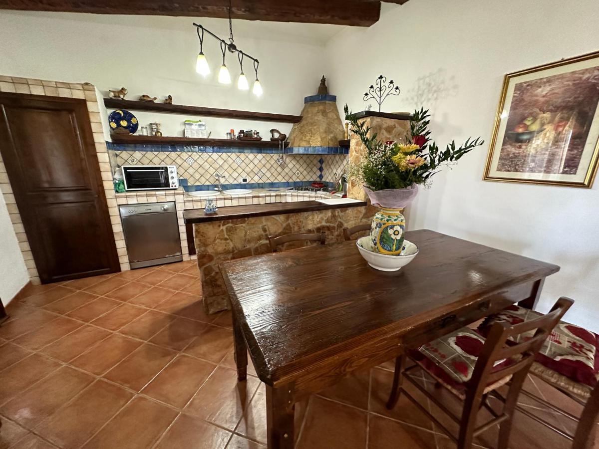 Dalila Villa